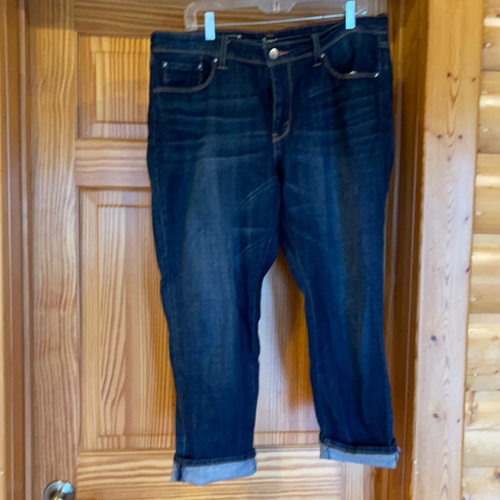 Levi capris